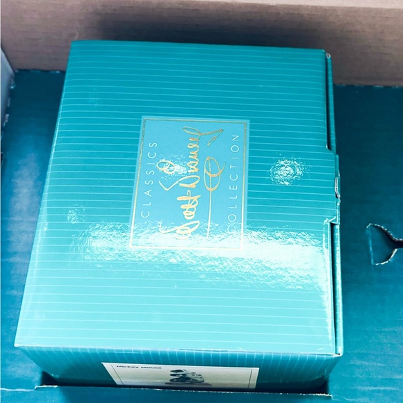 Walt Disney Classics Collection WDCC Beauty The Beast “Bookish Beauty" Figurine - Picture 8 of 8